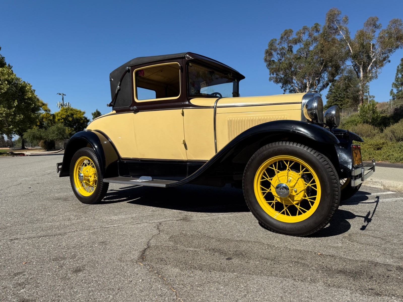 Ford-Model-A-1930-Coupe-1