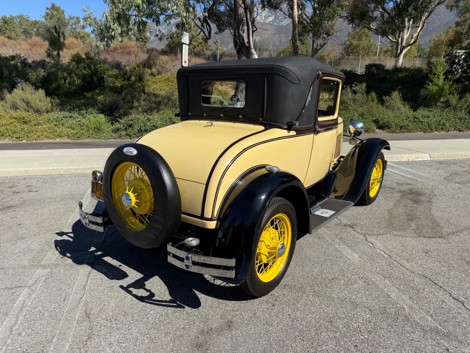 Ford-Model-A-1930-Coupe-3