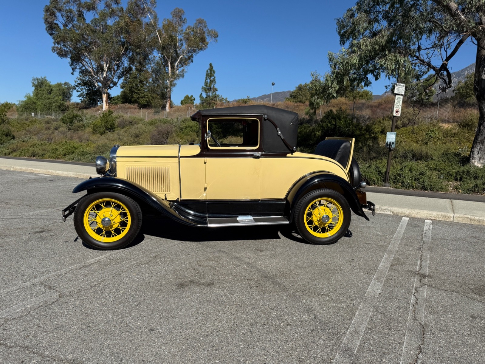 Ford-Model-A-1930-Coupe-5