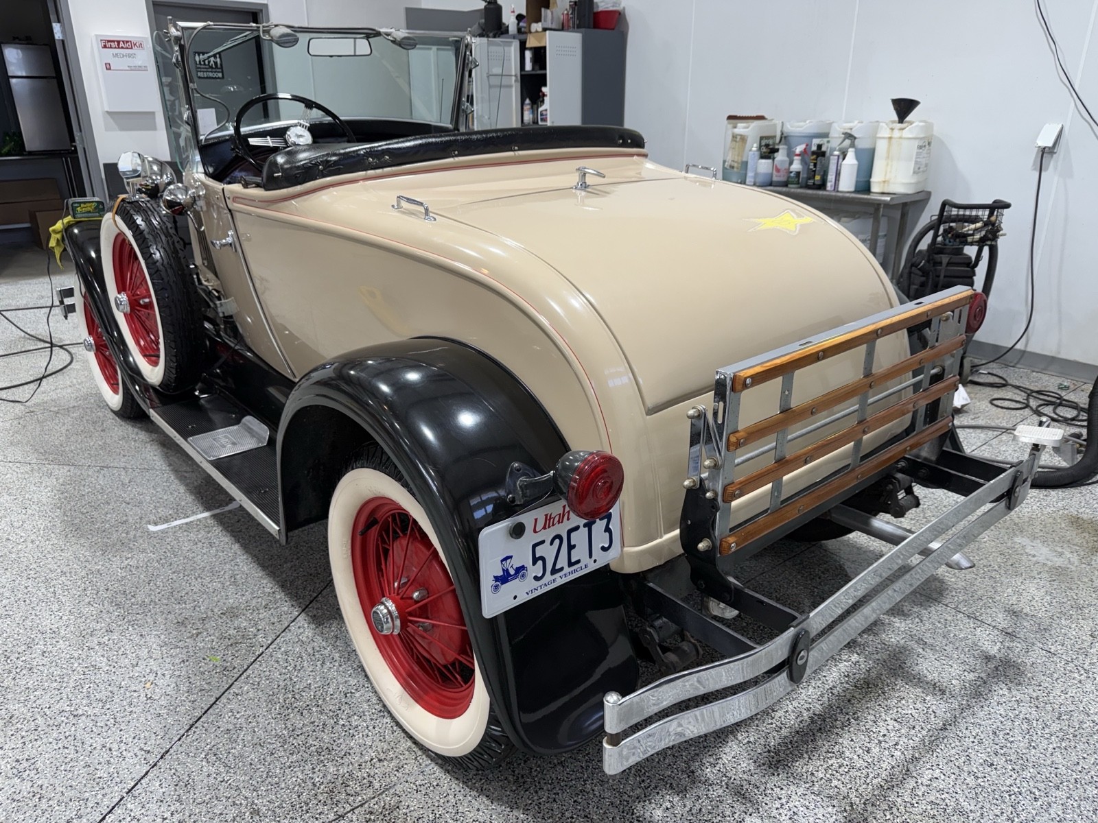 Ford-Model-A-1980-10