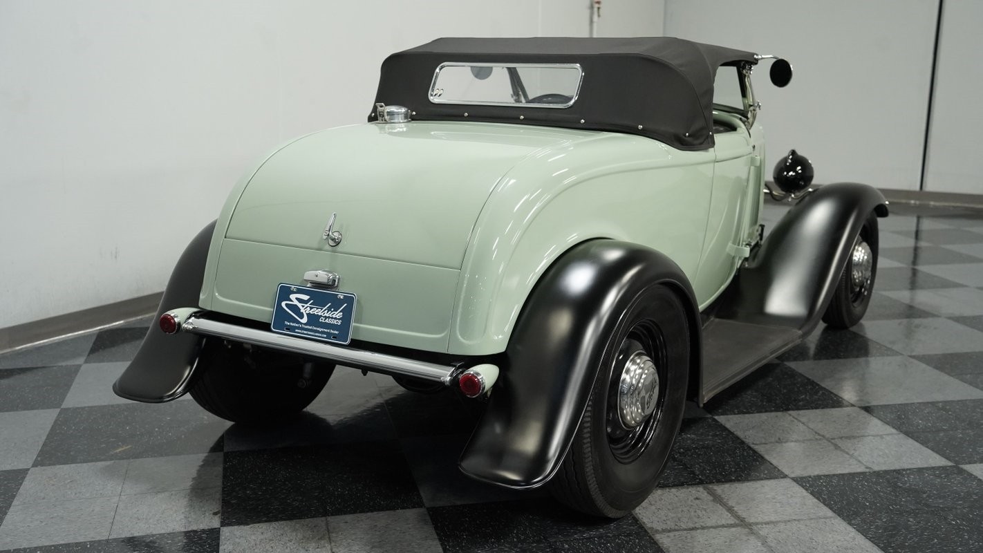 Ford-Model-B-1932-Convertible-10
