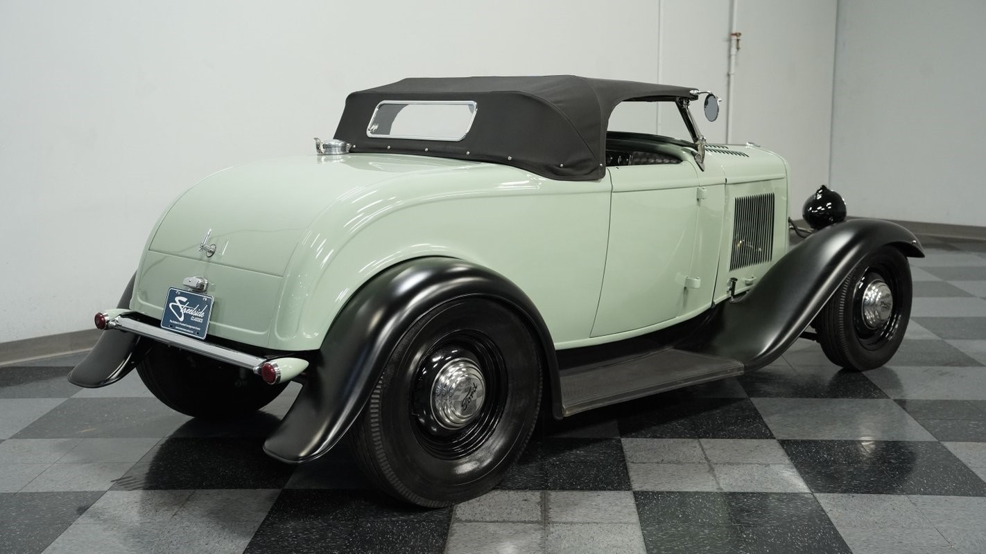 Ford-Model-B-1932-Convertible-11