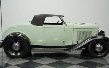 Ford-Model-B-1932-Convertible-12