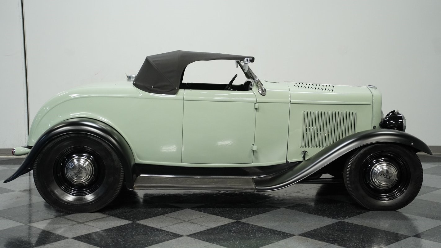 Ford-Model-B-1932-Convertible-12