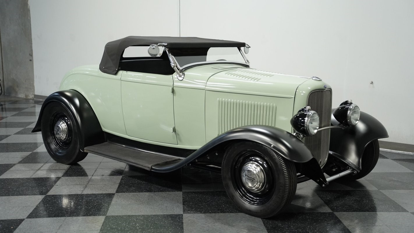 Ford-Model-B-1932-Convertible-13