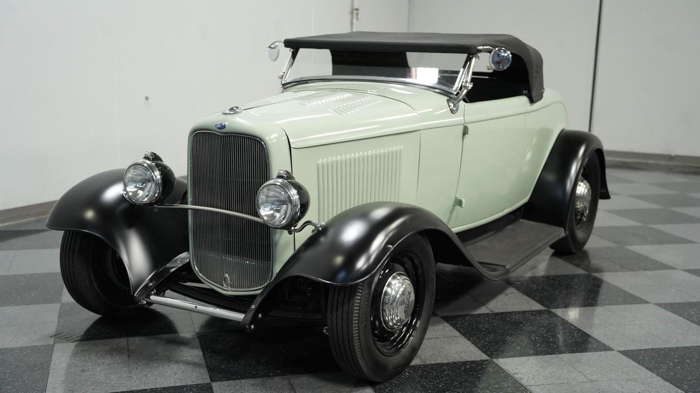 Ford-Model-B-1932-Convertible-16