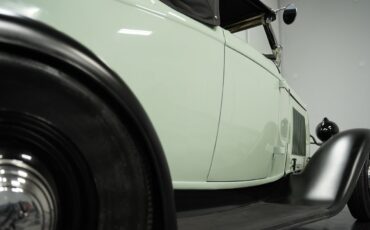 Ford-Model-B-1932-Convertible-22