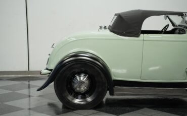 Ford-Model-B-1932-Convertible-23