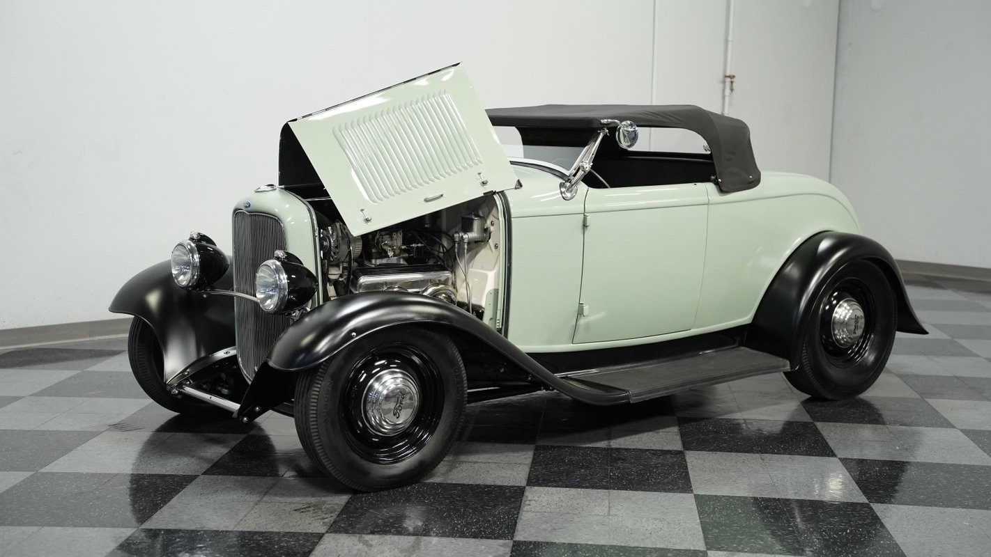 Ford-Model-B-1932-Convertible-25