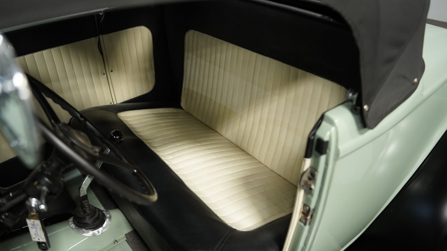Ford-Model-B-1932-Convertible-34