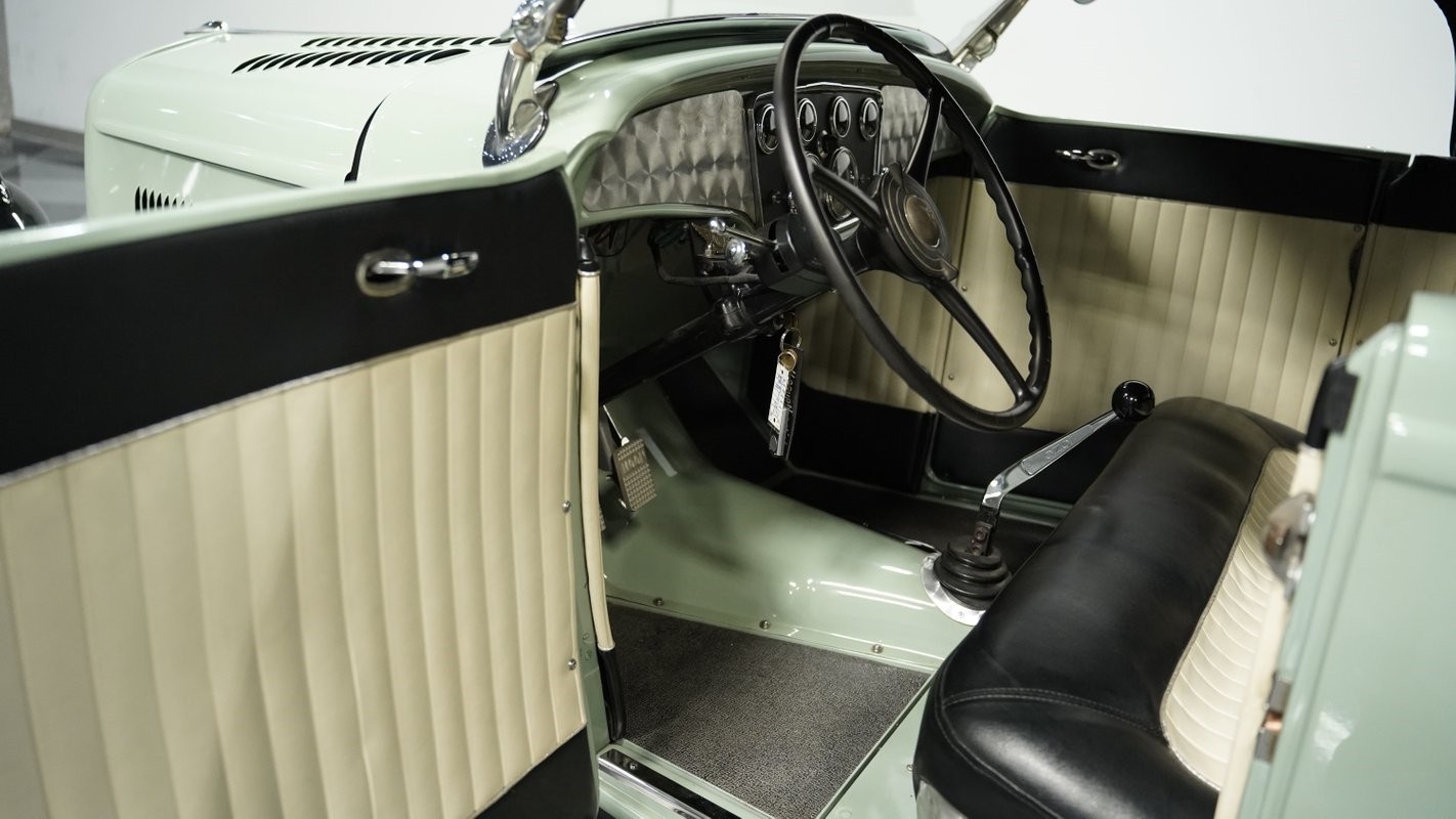 Ford-Model-B-1932-Convertible-4