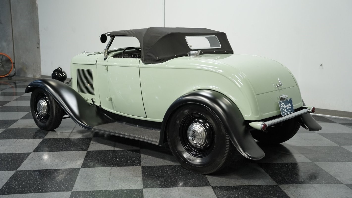 Ford-Model-B-1932-Convertible-7