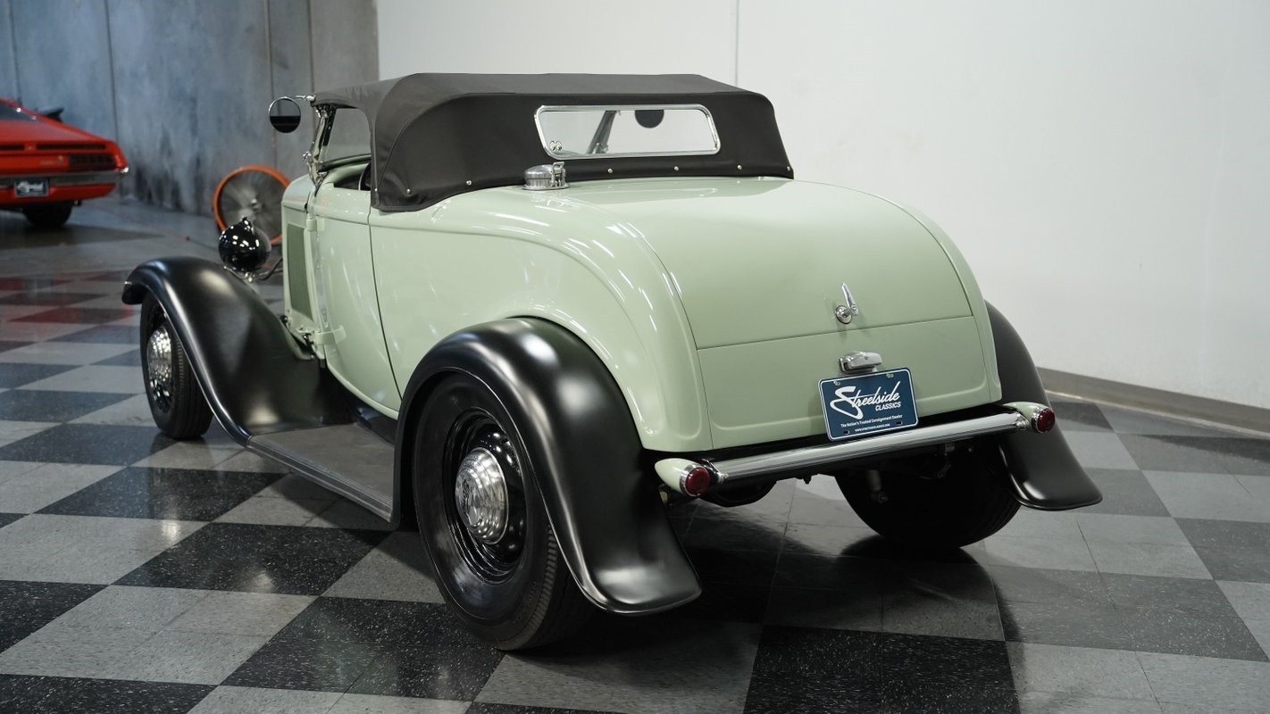 Ford-Model-B-1932-Convertible-8