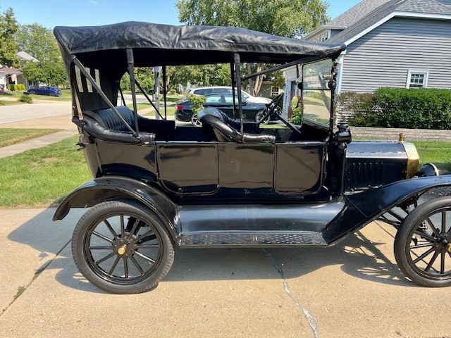 Ford-Model-T-1916-Convertible-1