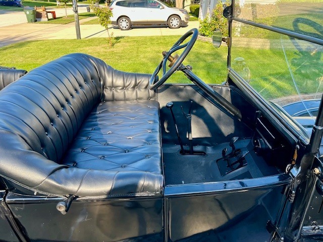 Ford-Model-T-1916-Convertible-14