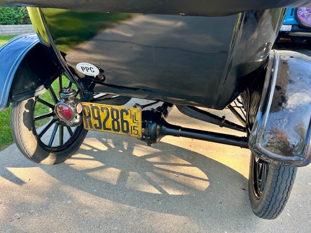 Ford-Model-T-1916-Convertible-9