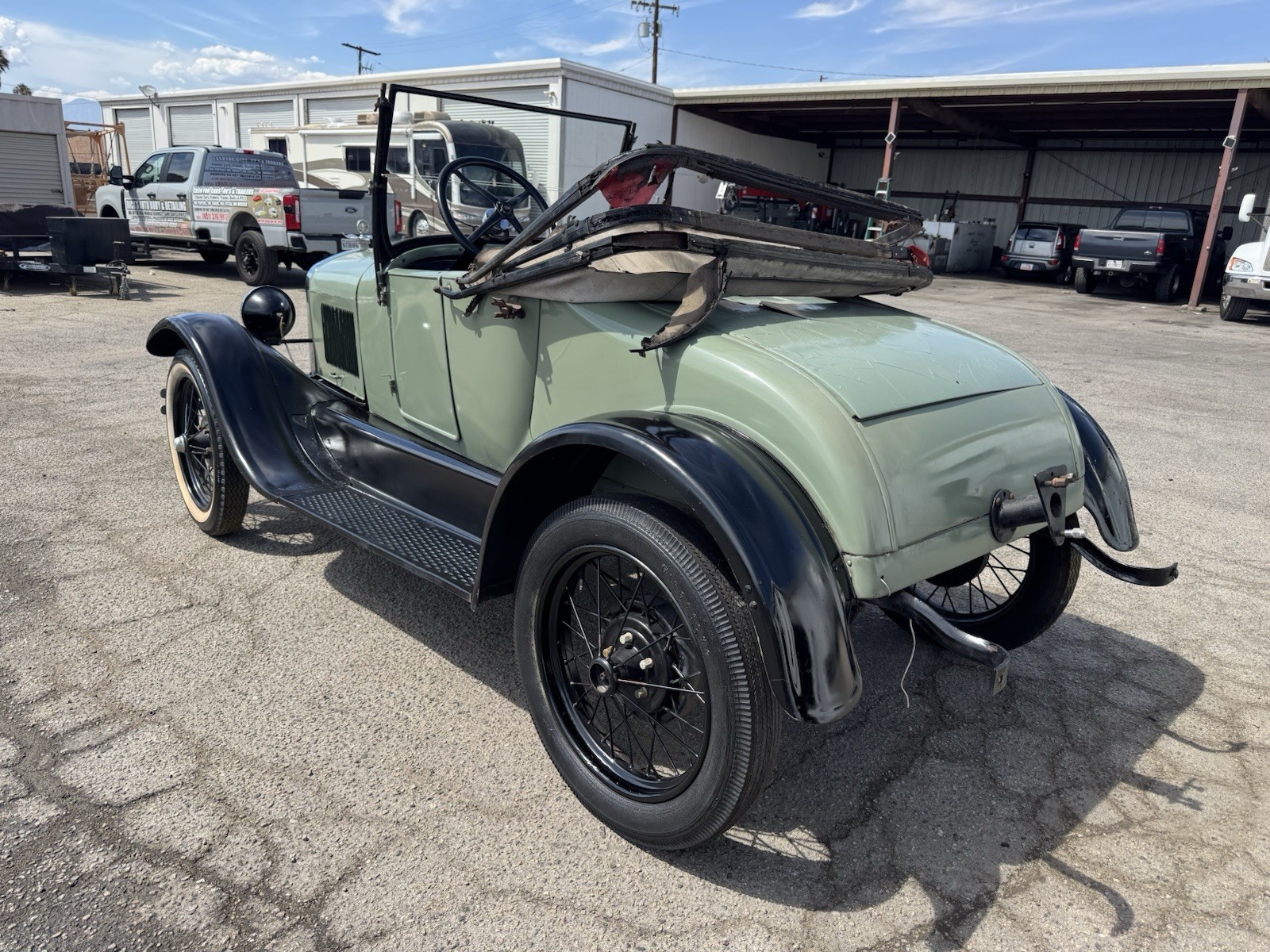 Ford-Model-T-1927-Convertible-2
