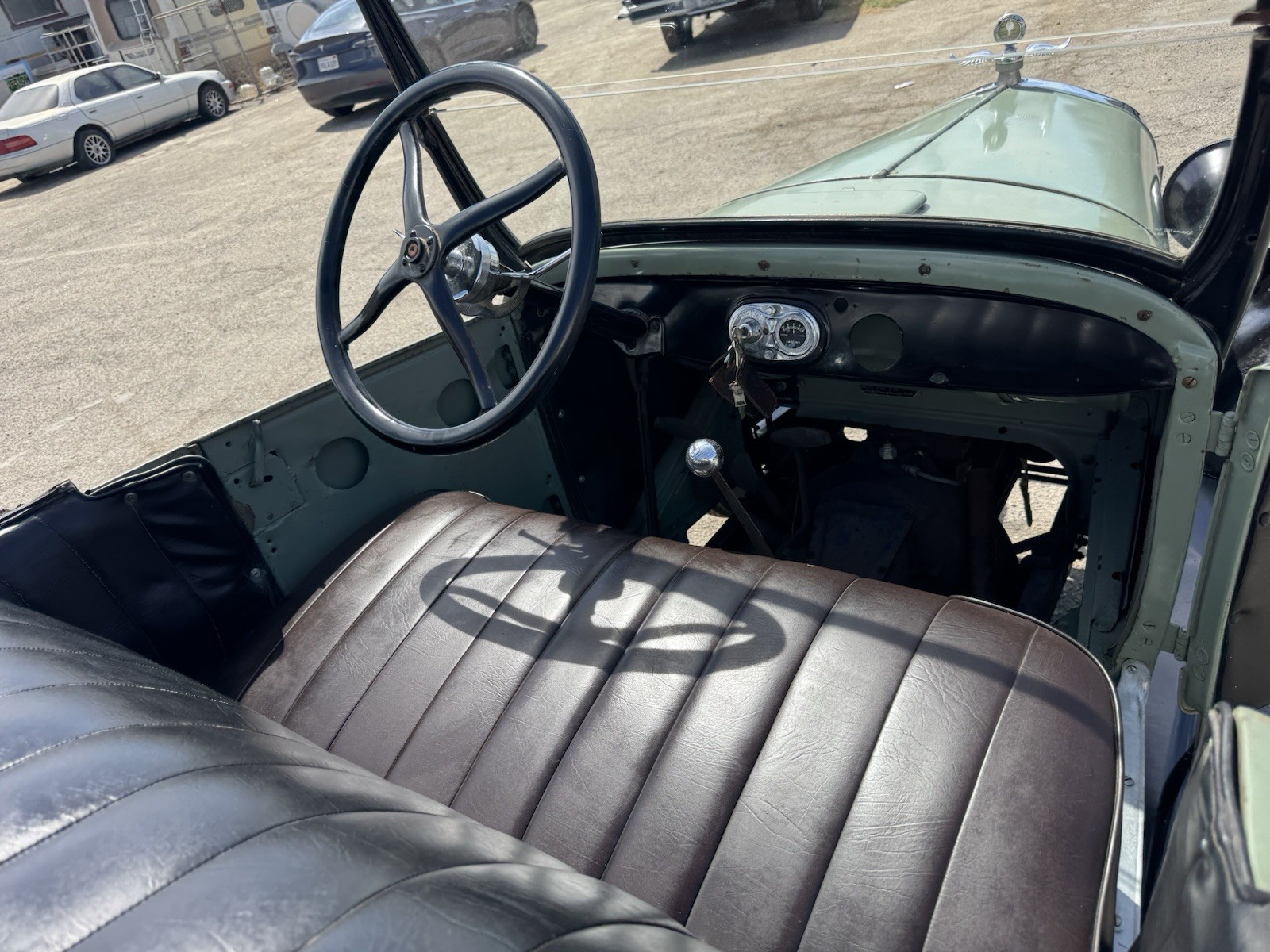 Ford-Model-T-1927-Convertible-8