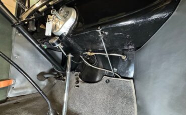 Ford-Model-a-1929-Mulberry-Maroon-Gray-33