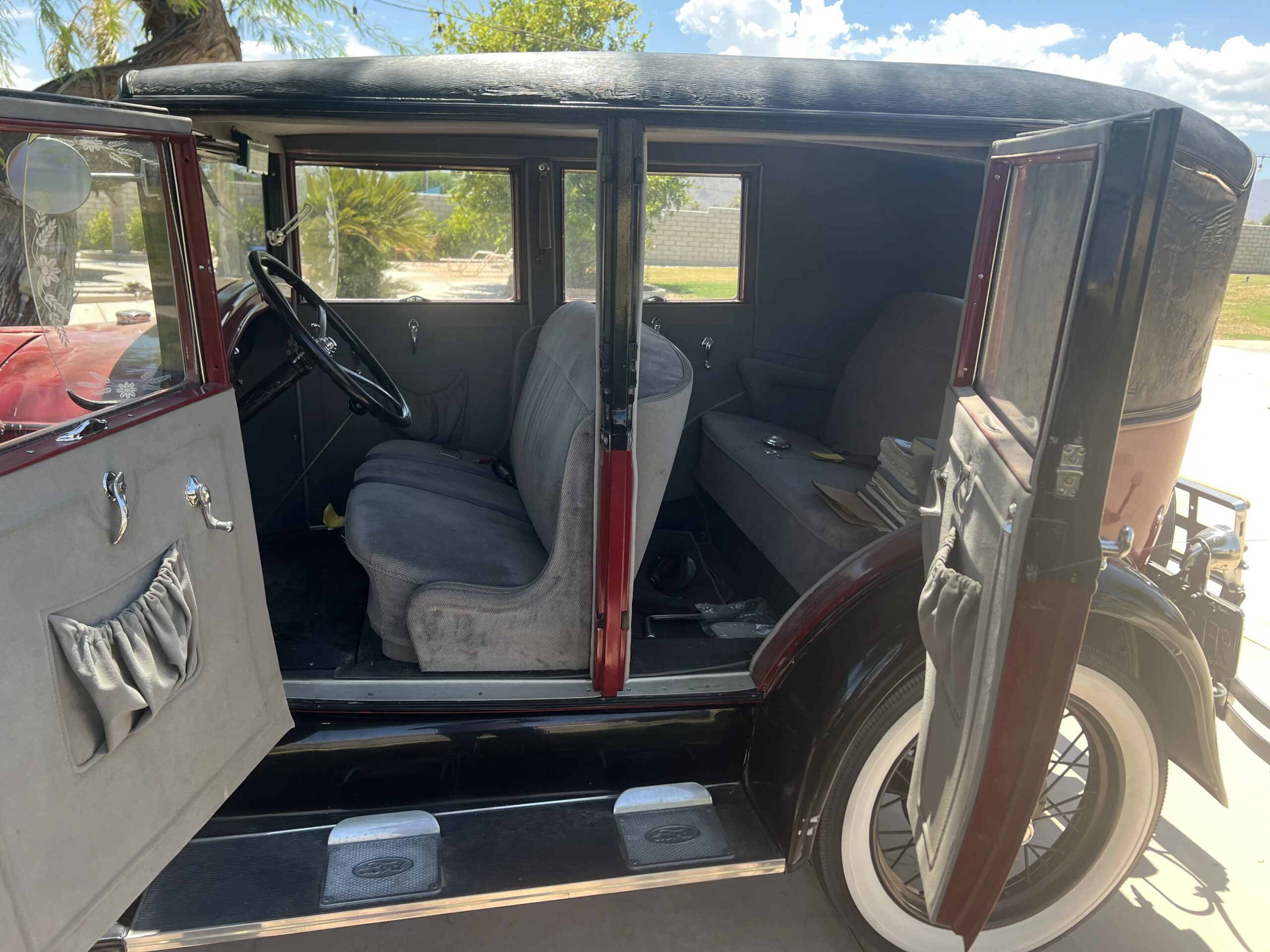 Ford-Model-a-1929-Red-Gray-3