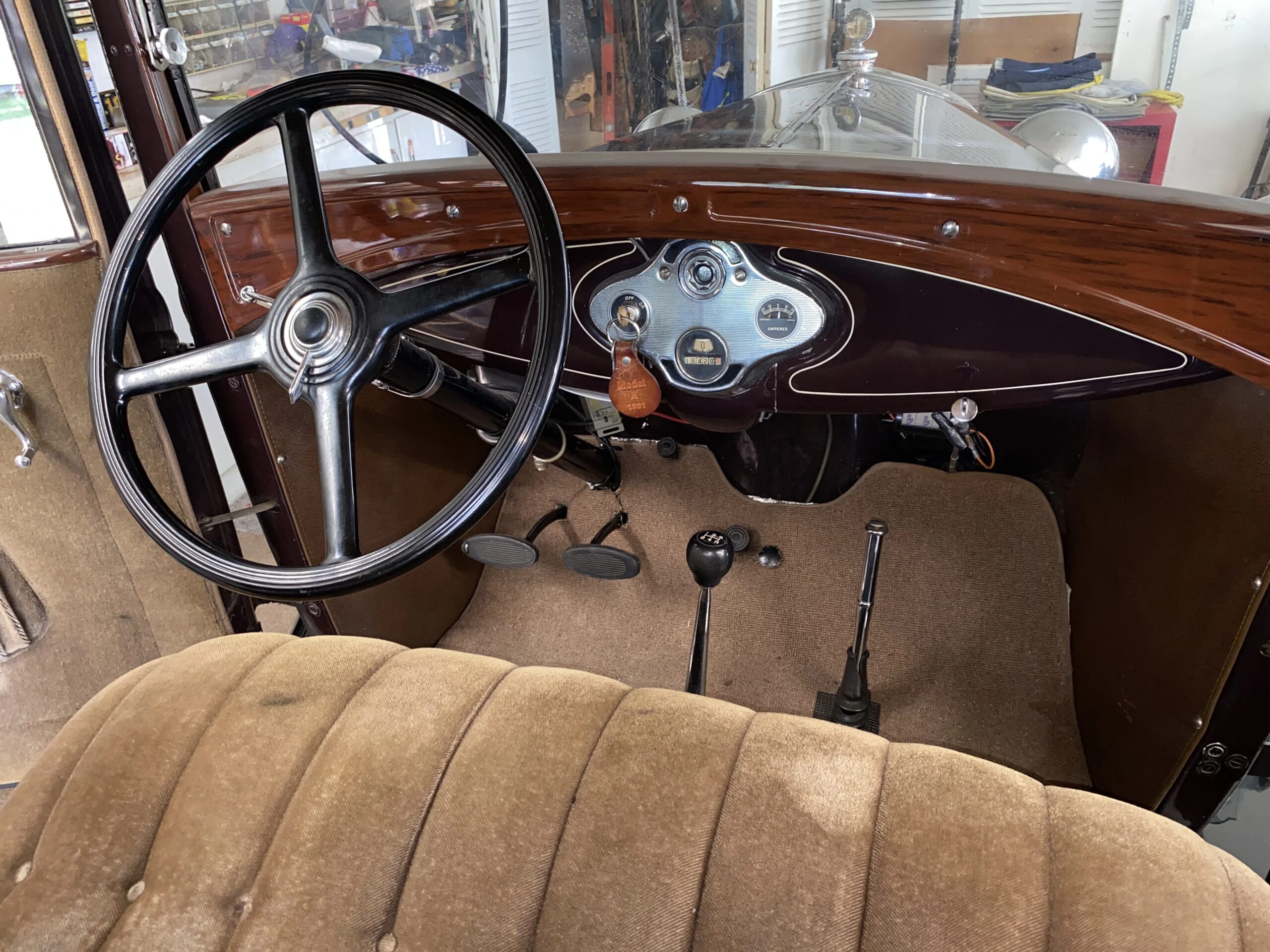 Ford-Model-a-1931-Tan-17