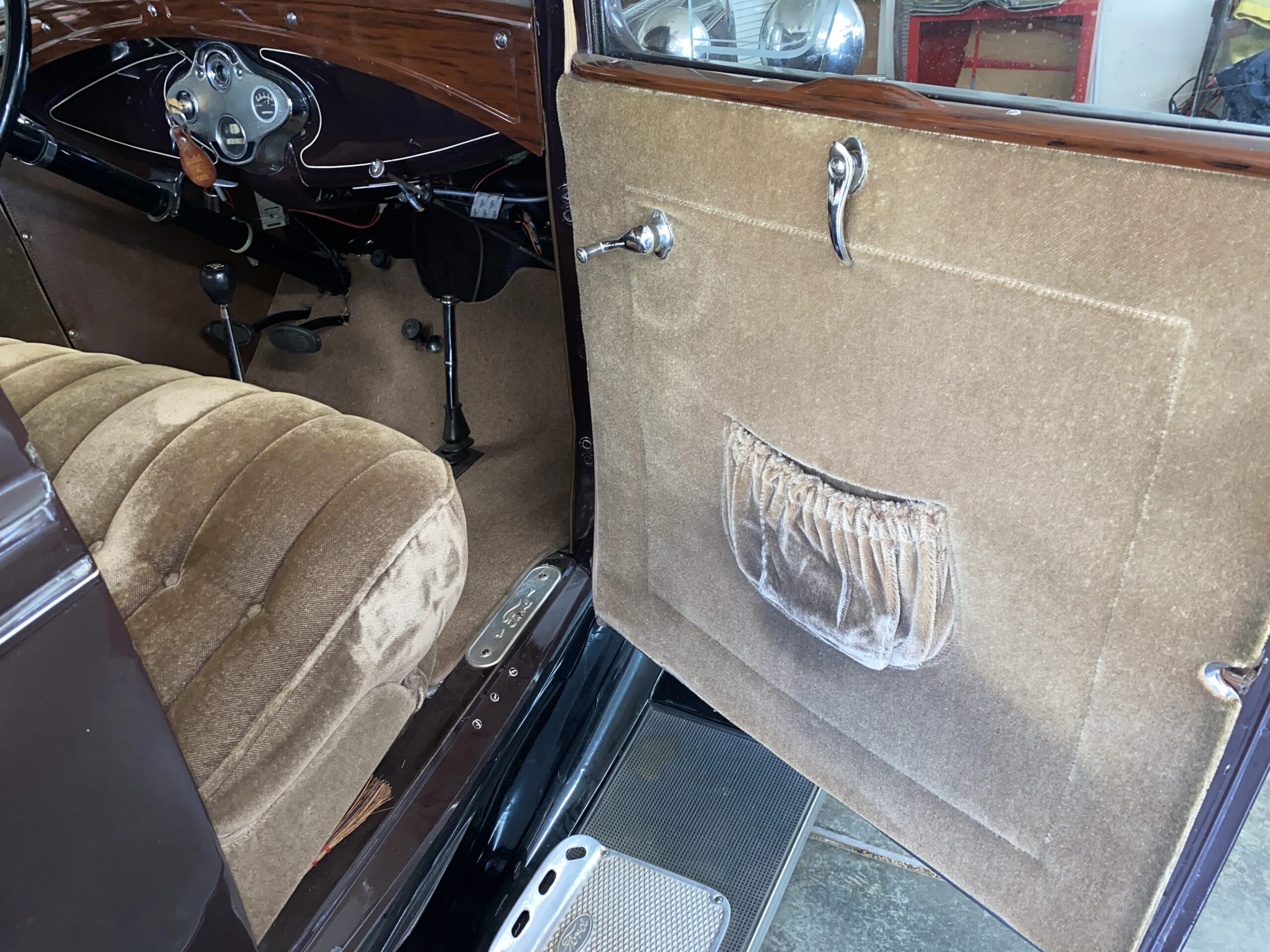 Ford-Model-a-1931-Tan-18