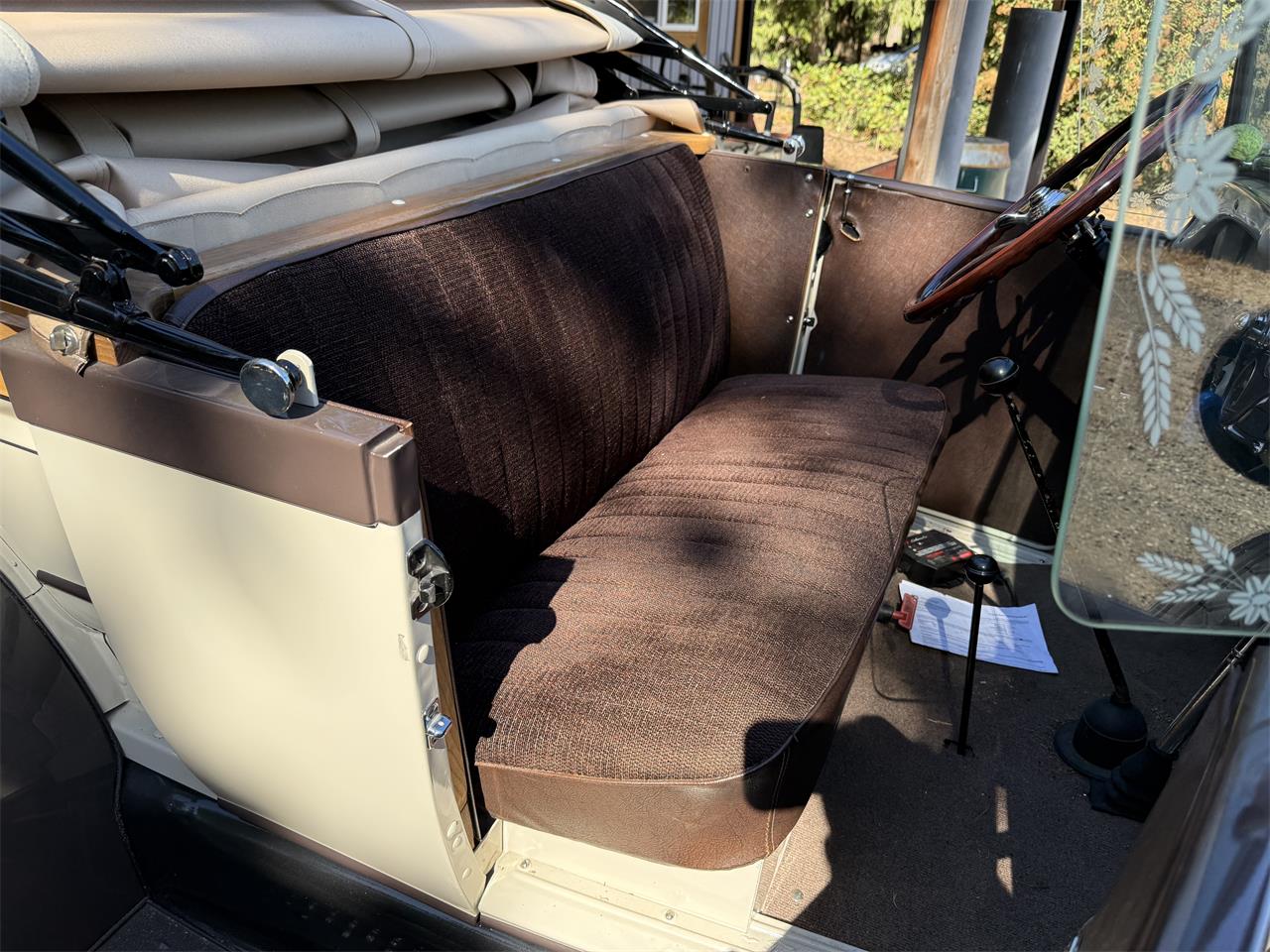 Ford-Model-a-roadster-1929-Tan-Brown-6