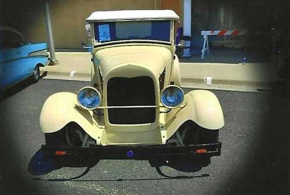 Ford-Model-a-roadster-1929-Tan-White-5