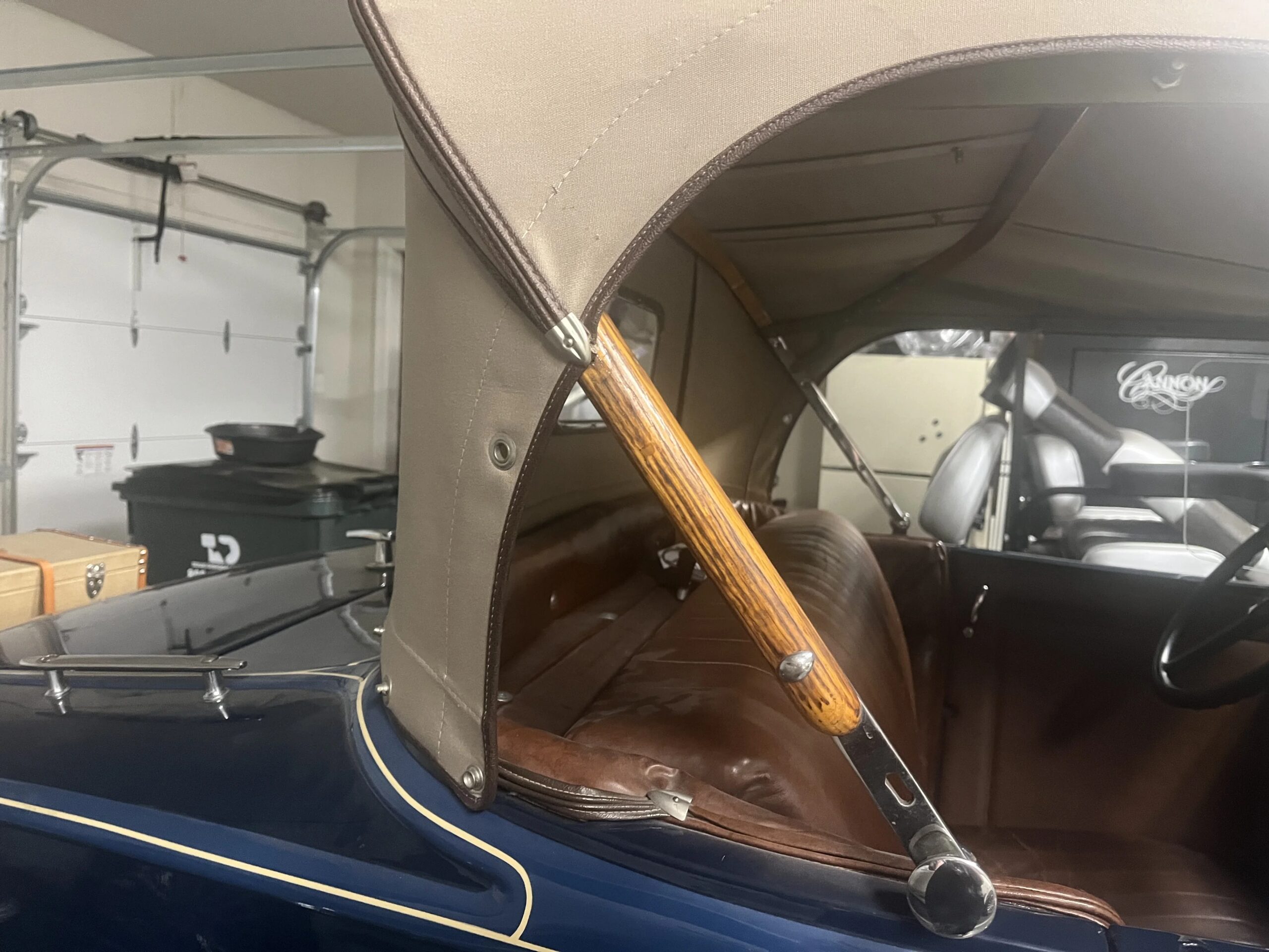 Ford-Model-a-roadster-1931-Blue-Brown-11