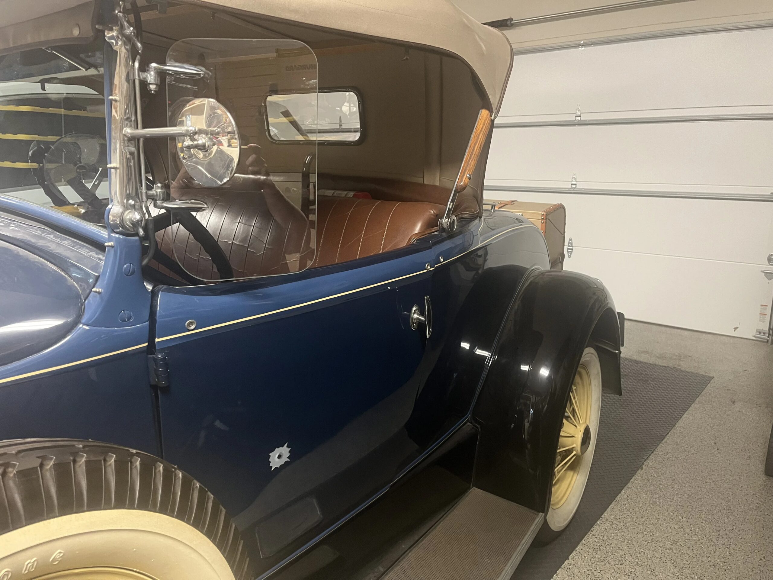 Ford-Model-a-roadster-1931-Blue-Brown-13