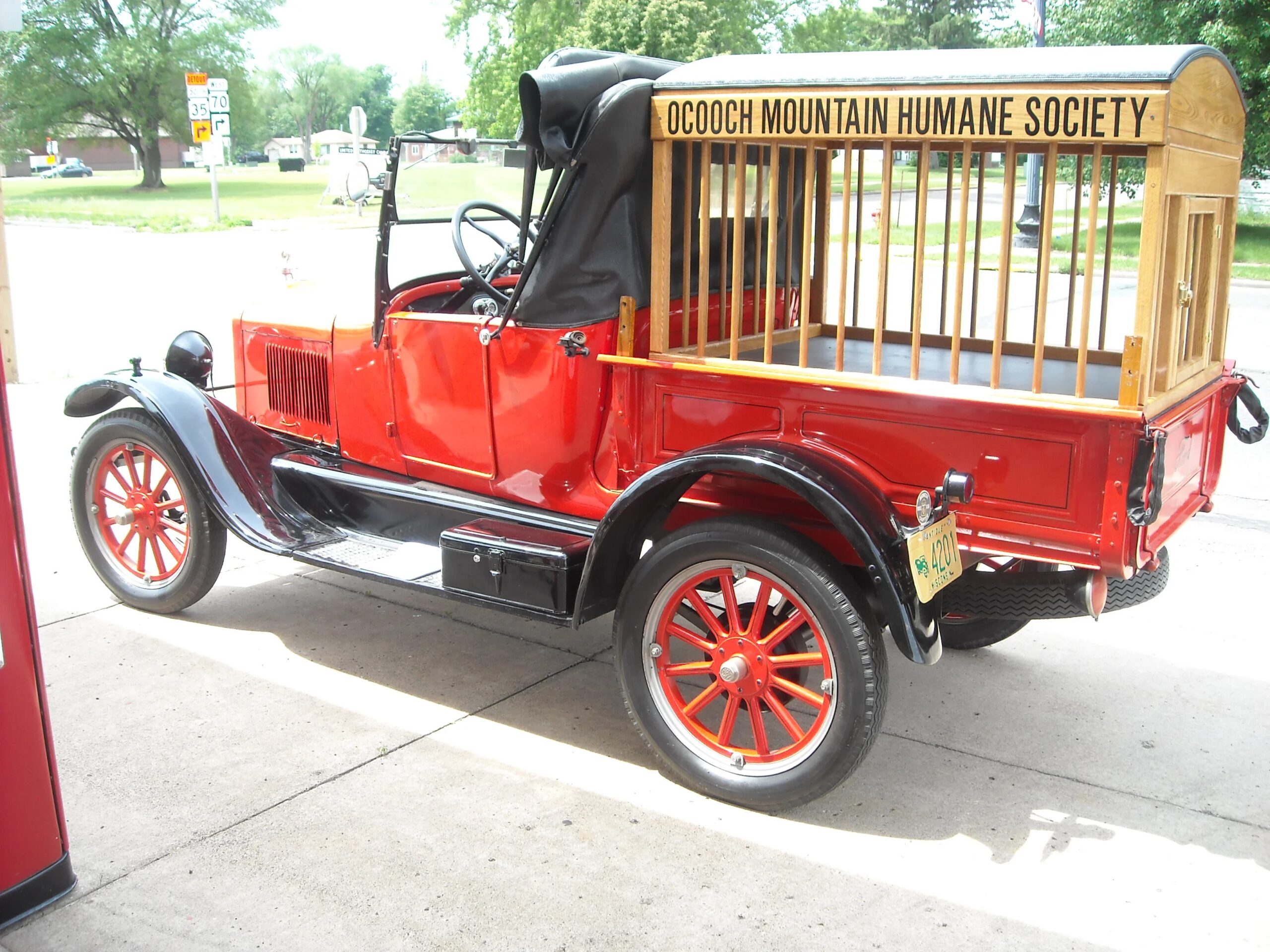 Ford-Model-t-1926-Red-Black-1