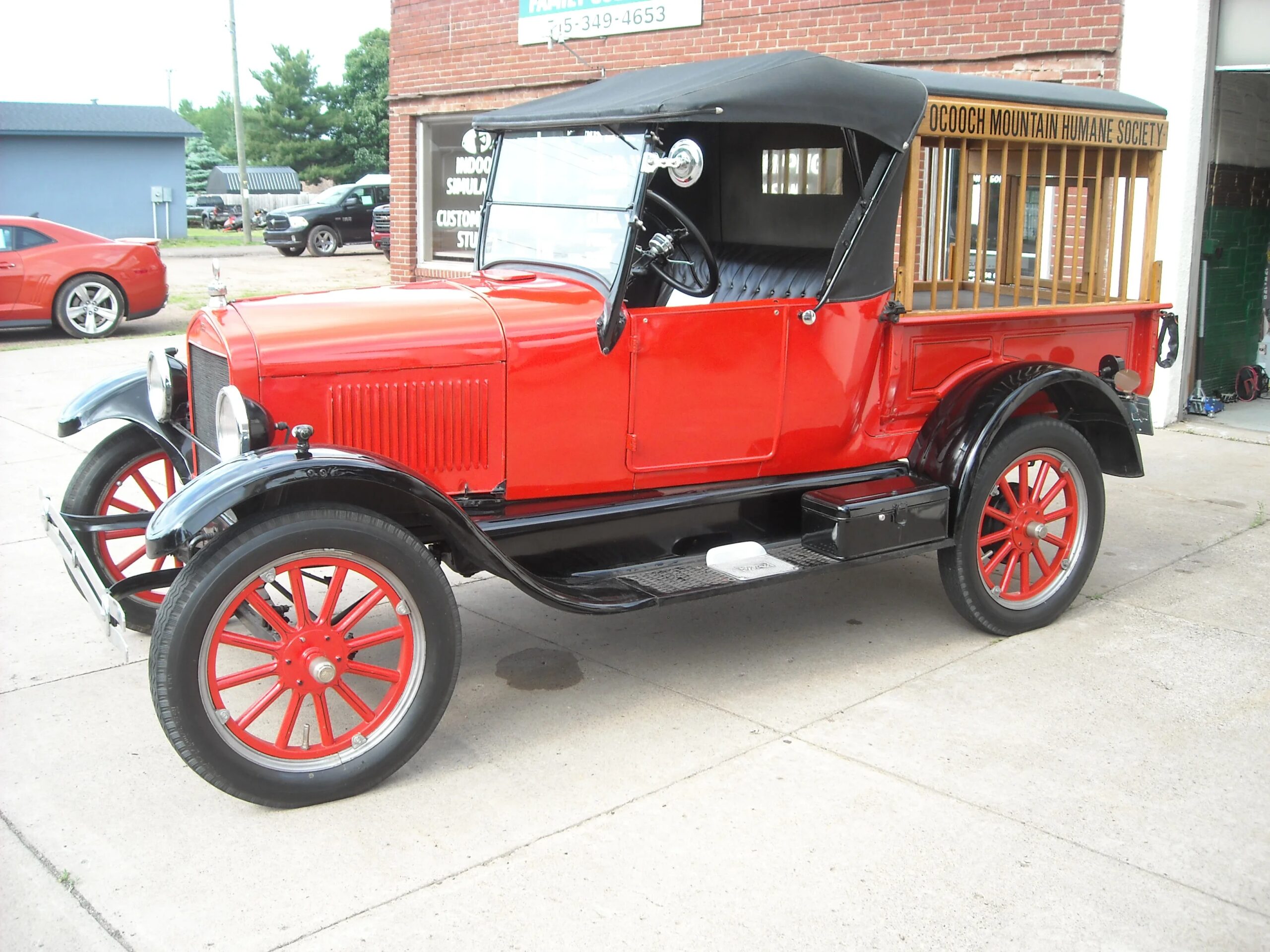 Ford-Model-t-1926-Red-Black-10