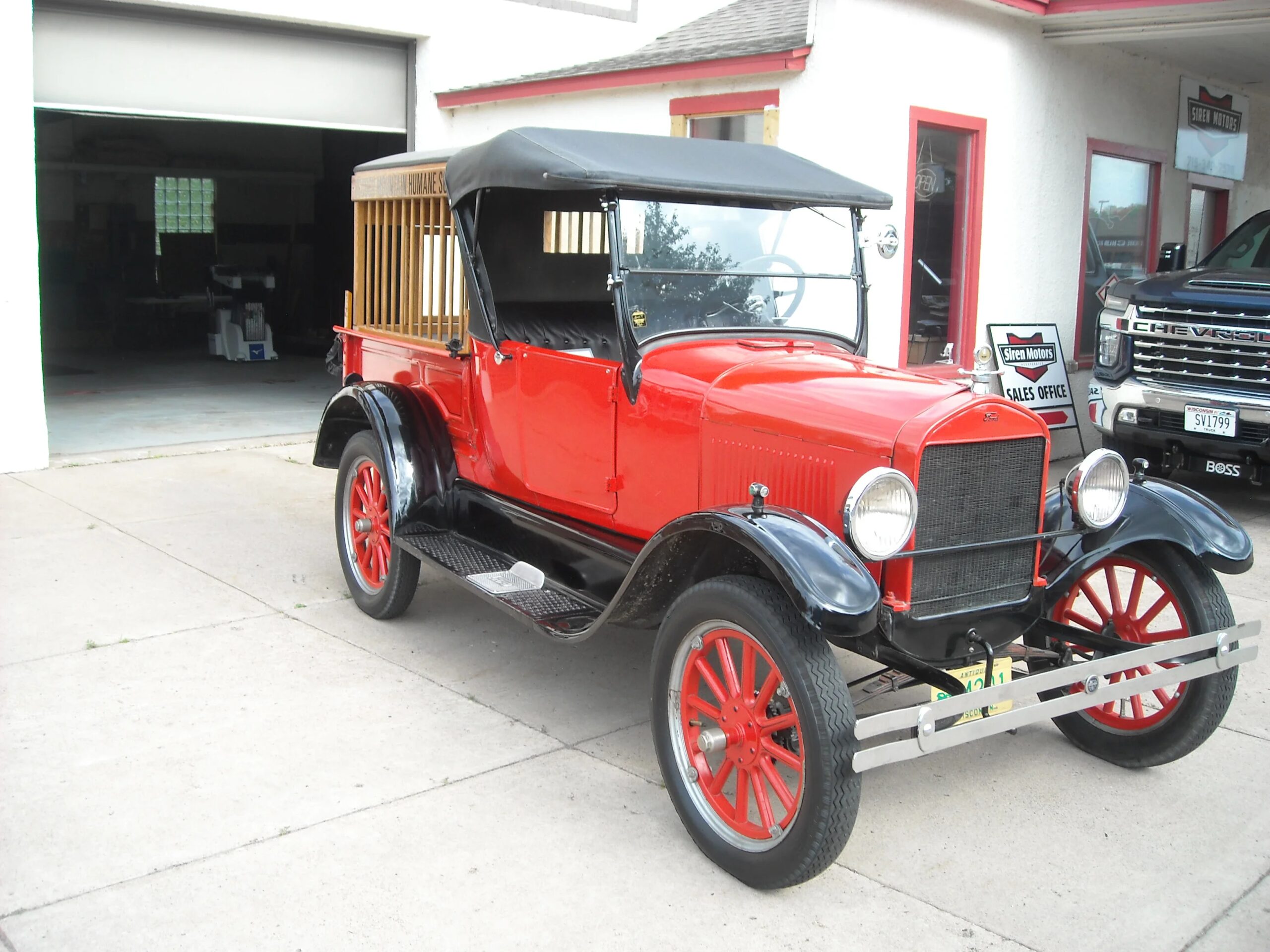 Ford-Model-t-1926-Red-Black-11