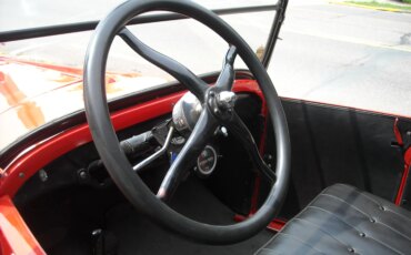 Ford-Model-t-1926-Red-Black-16