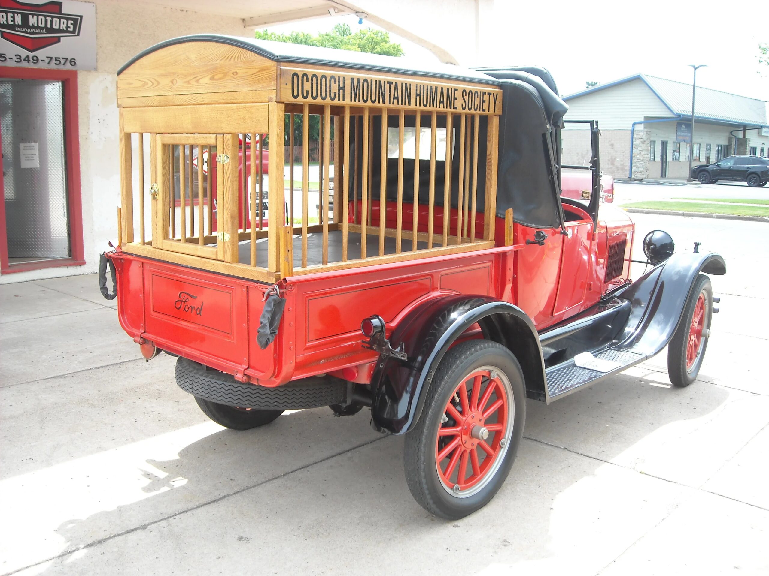 Ford-Model-t-1926-Red-Black-4