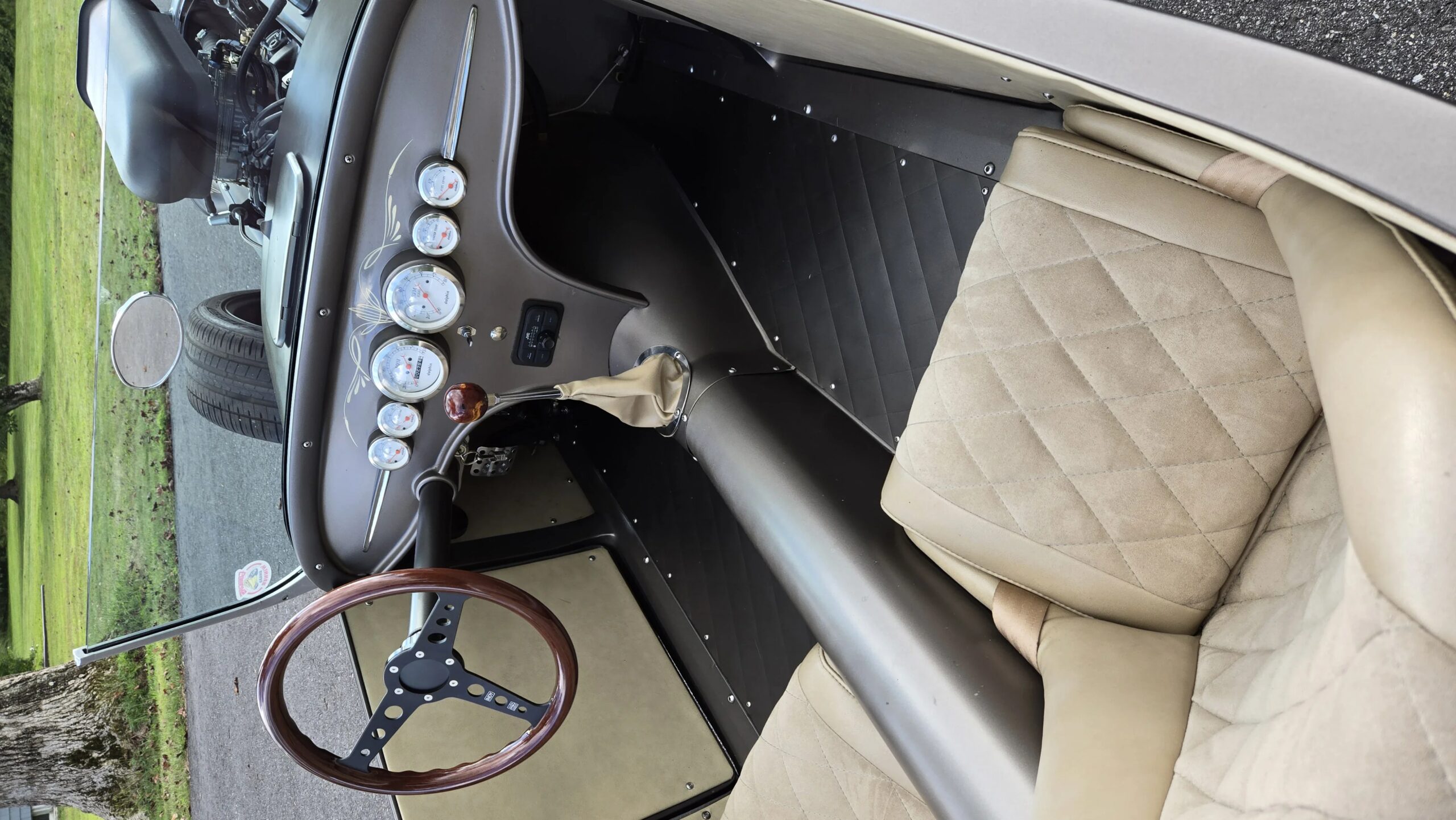 Ford-Model-t-1926-Tan-Beige-13