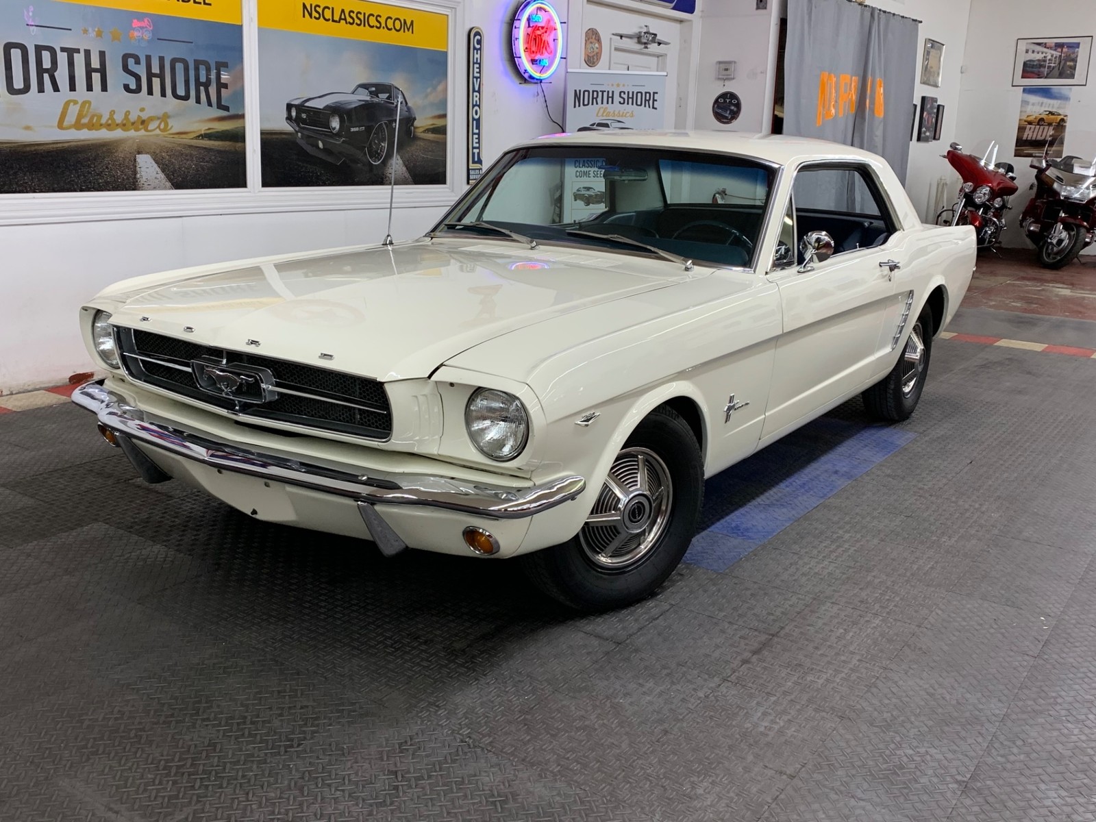 Ford-Mustang-1965-2-door-1