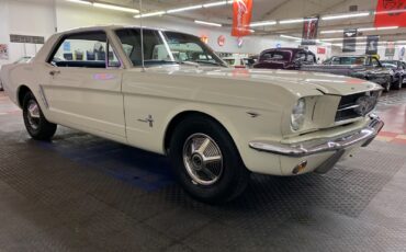 Ford-Mustang-1965-2-door-10