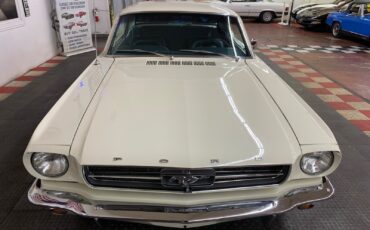 Ford-Mustang-1965-2-door-11