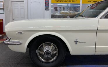 Ford-Mustang-1965-2-door-13