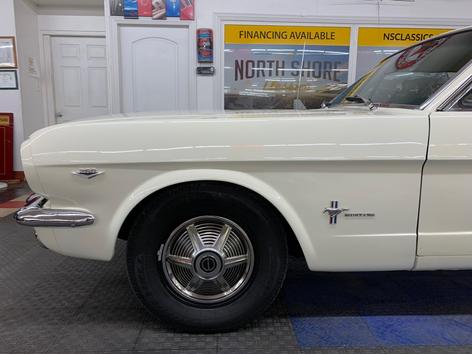 Ford-Mustang-1965-2-door-13