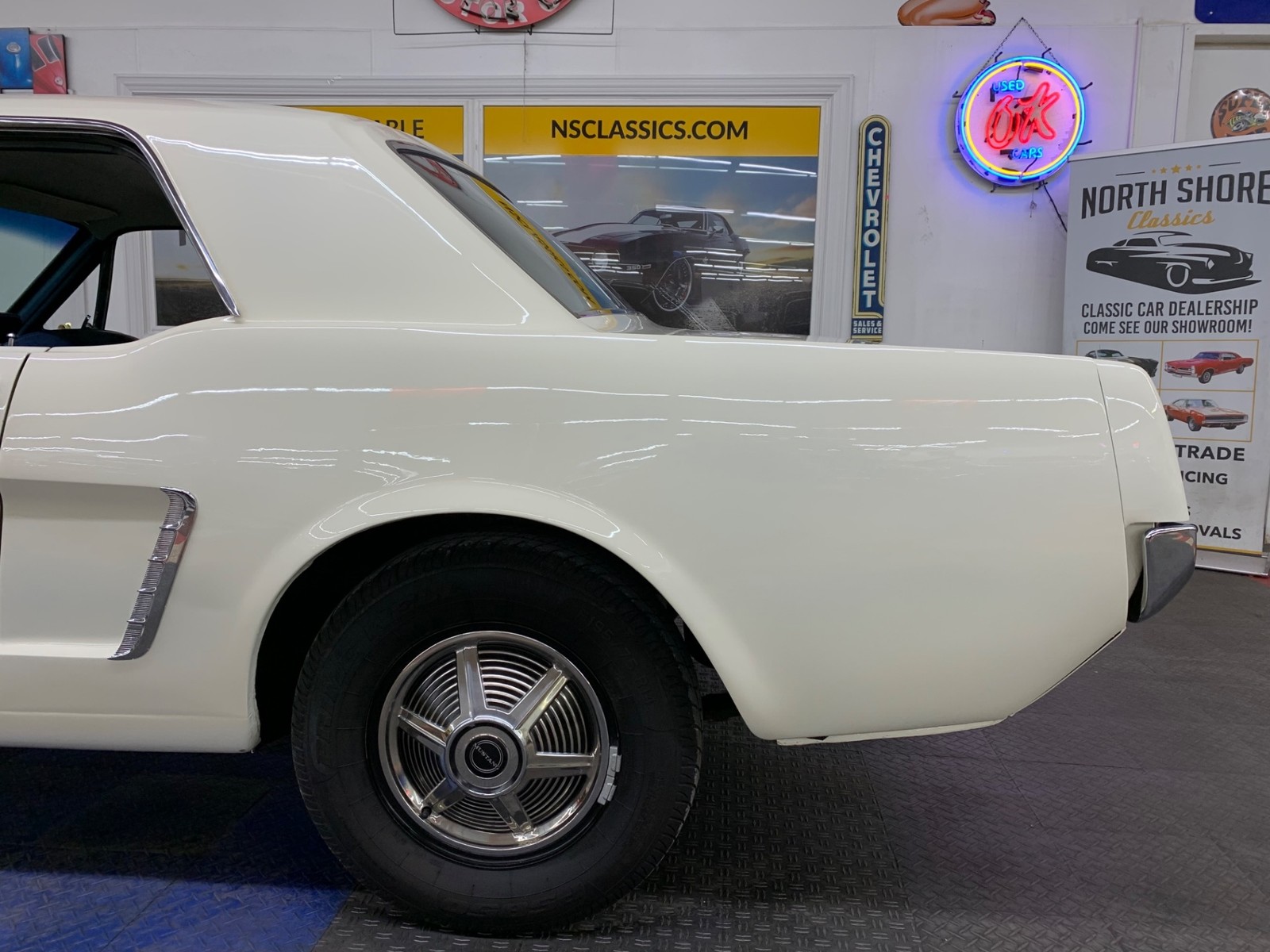 Ford-Mustang-1965-2-door-15