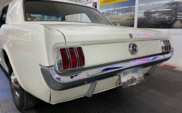 Ford-Mustang-1965-2-door-16