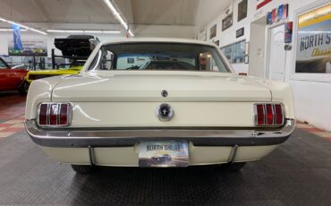 Ford-Mustang-1965-2-door-17