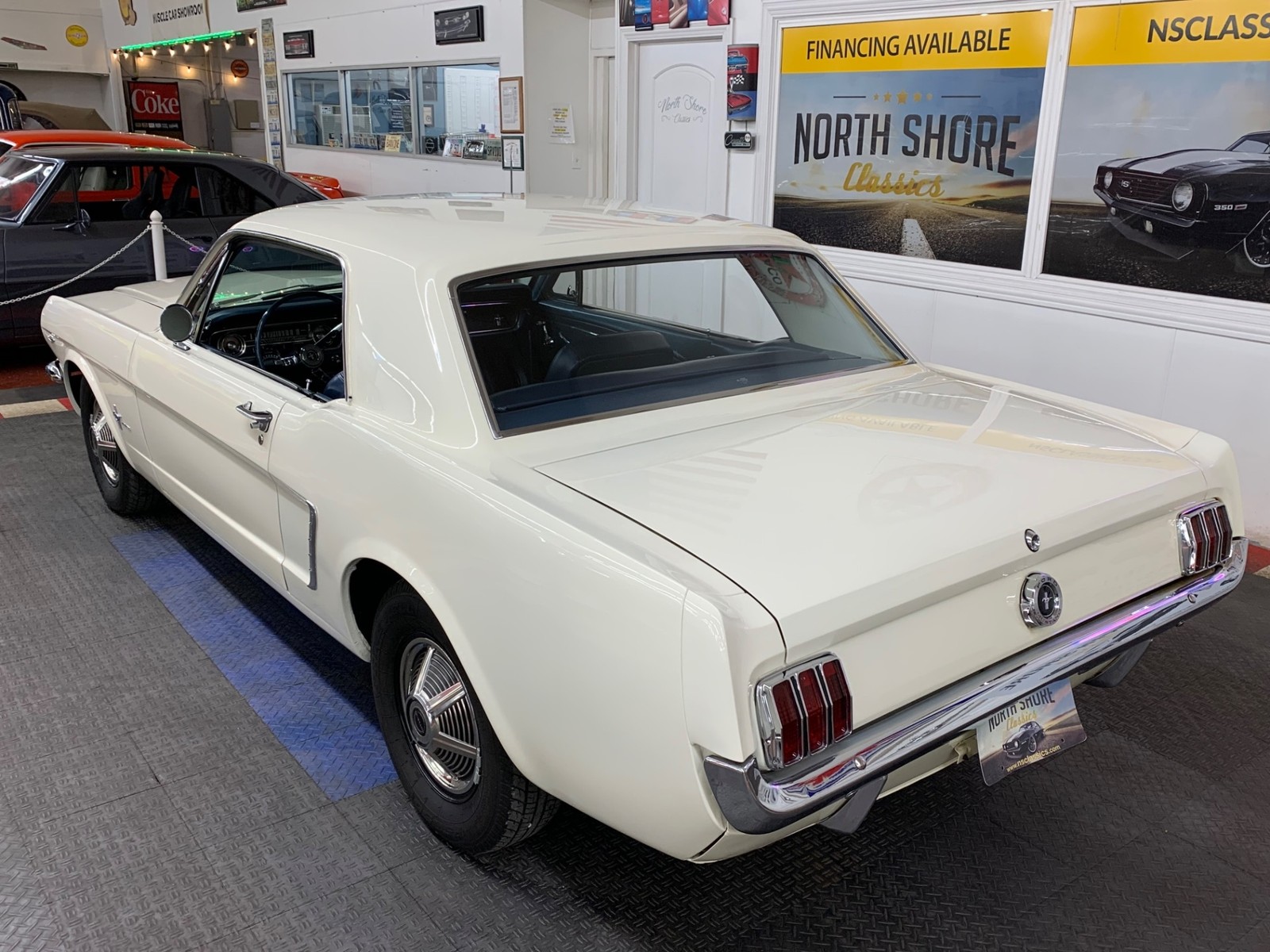 Ford-Mustang-1965-2-door-3