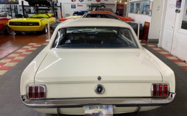 Ford-Mustang-1965-2-door-4