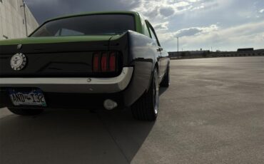 Ford-Mustang-1965-BlackGreen-BlackGreen-13