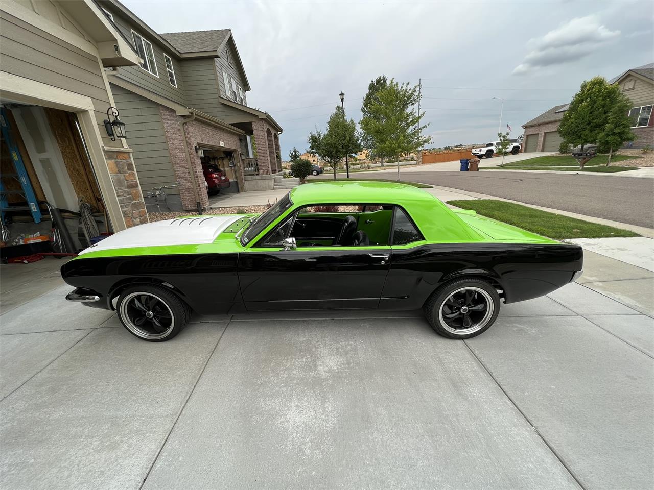 Ford-Mustang-1965-BlackGreen-BlackGreen-20