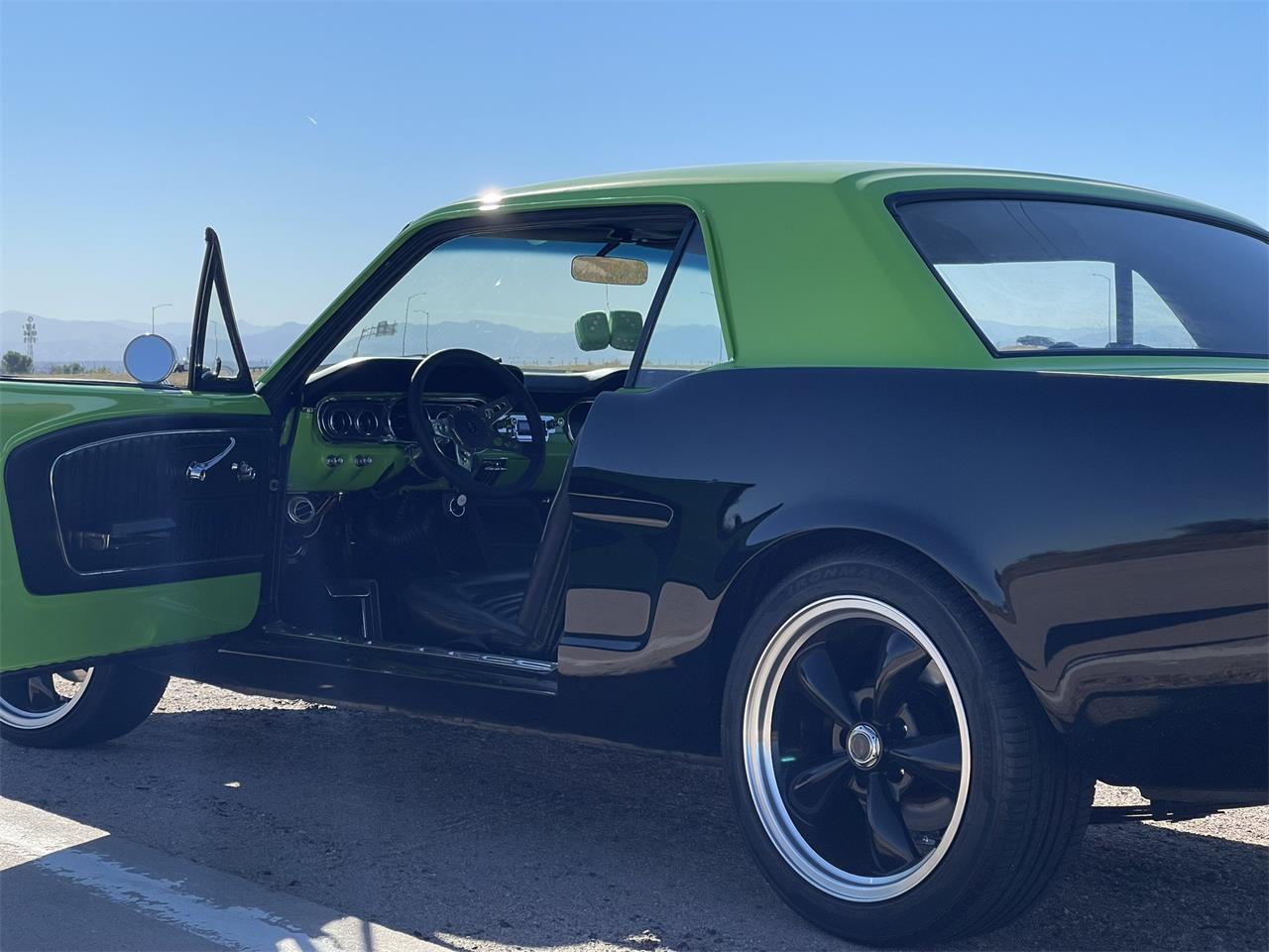 Ford-Mustang-1965-BlackGreen-BlackGreen-30