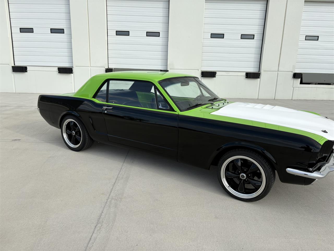 Ford-Mustang-1965-BlackGreen-BlackGreen-49